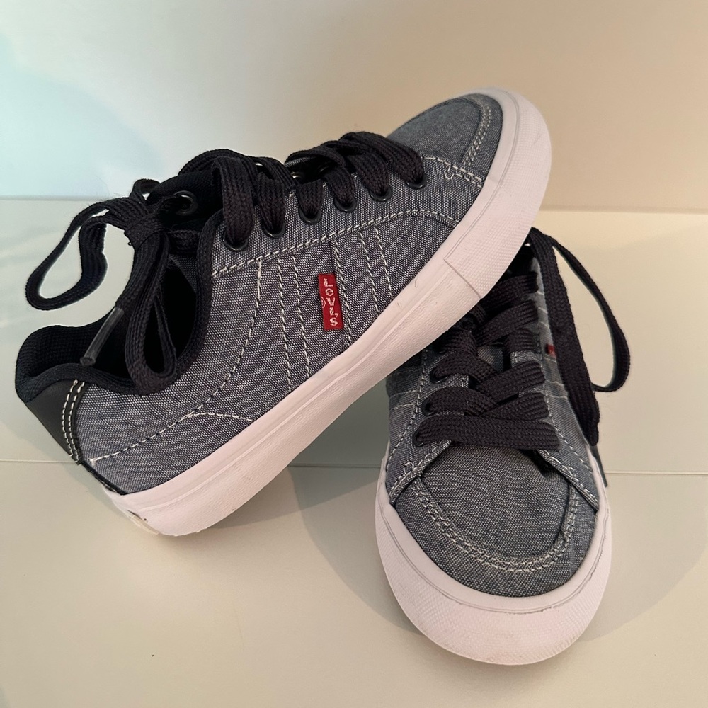 Levi’s Turner Chambray Canvas Shoes Size 12